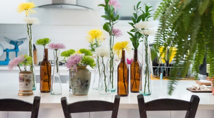 Апсайклінг: як дати старим речам нове життя і створити унікальні елементи декору та гардеробу